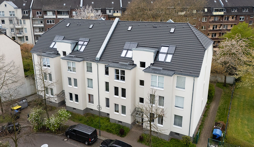 Luftaufnahmen des sanierten bwb-Gebäudes Merowingerstraße